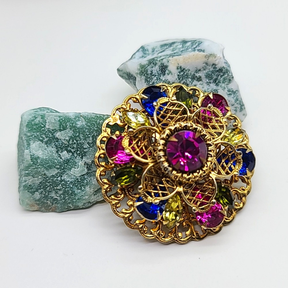 Vintage 1960's Unsigned Gold Filigree & Rhinestone Multi-Layered Brooch Gorgeous - Picture 6 of 11
